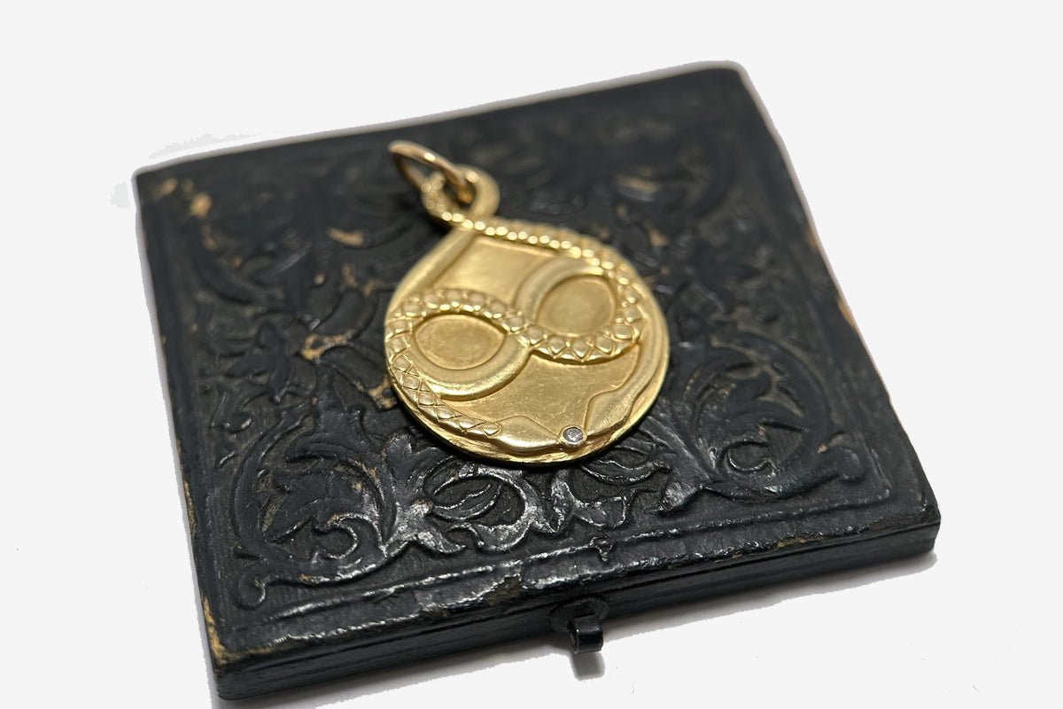 14k Gold Infinity Ouroboros Snake Pendant