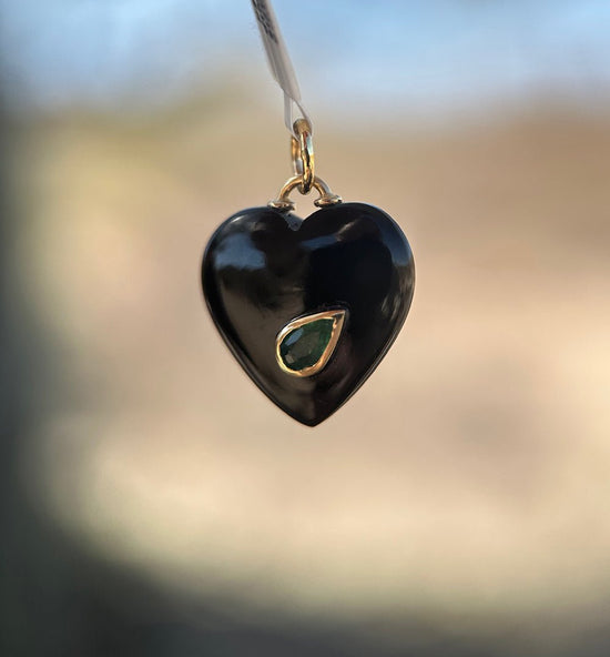 14k Gold Onyx Heart Pendant