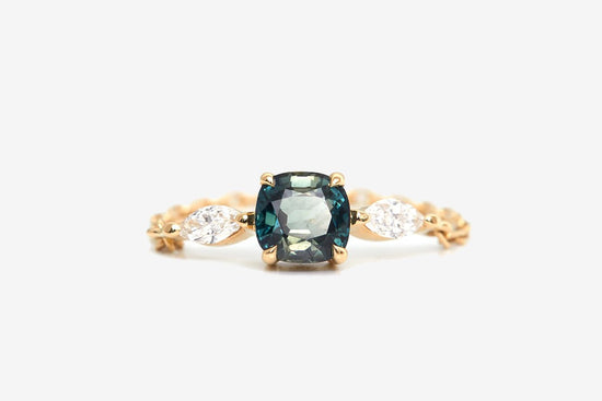 18k Gold Green Sapphire & Diamond Dream Weaver Chain Ring
