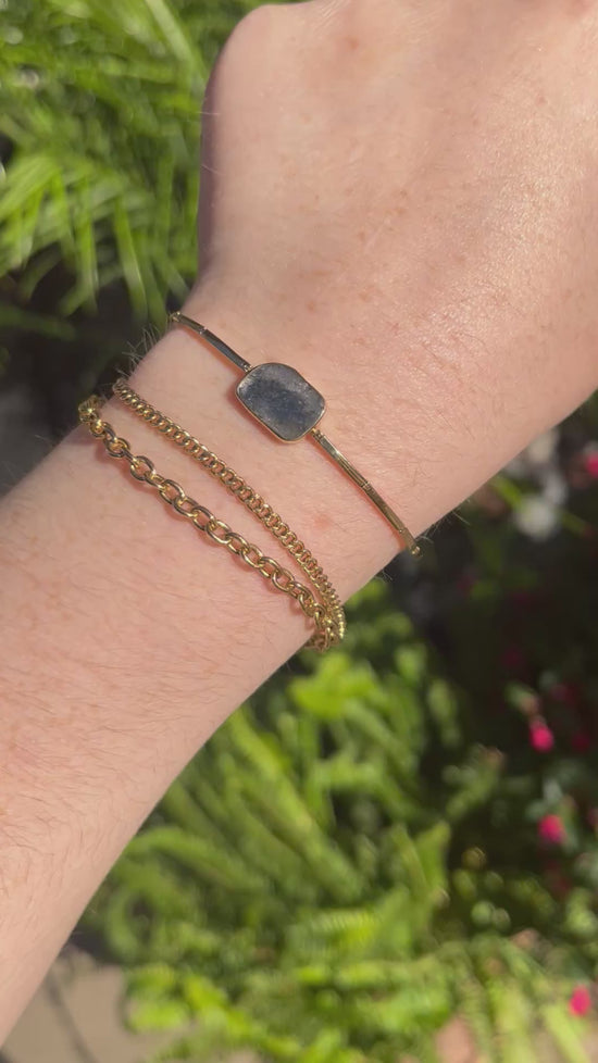 Load and play video in Gallery viewer, Celine Daoust 14k Rose-cut Diamond Articulated Bracelet
